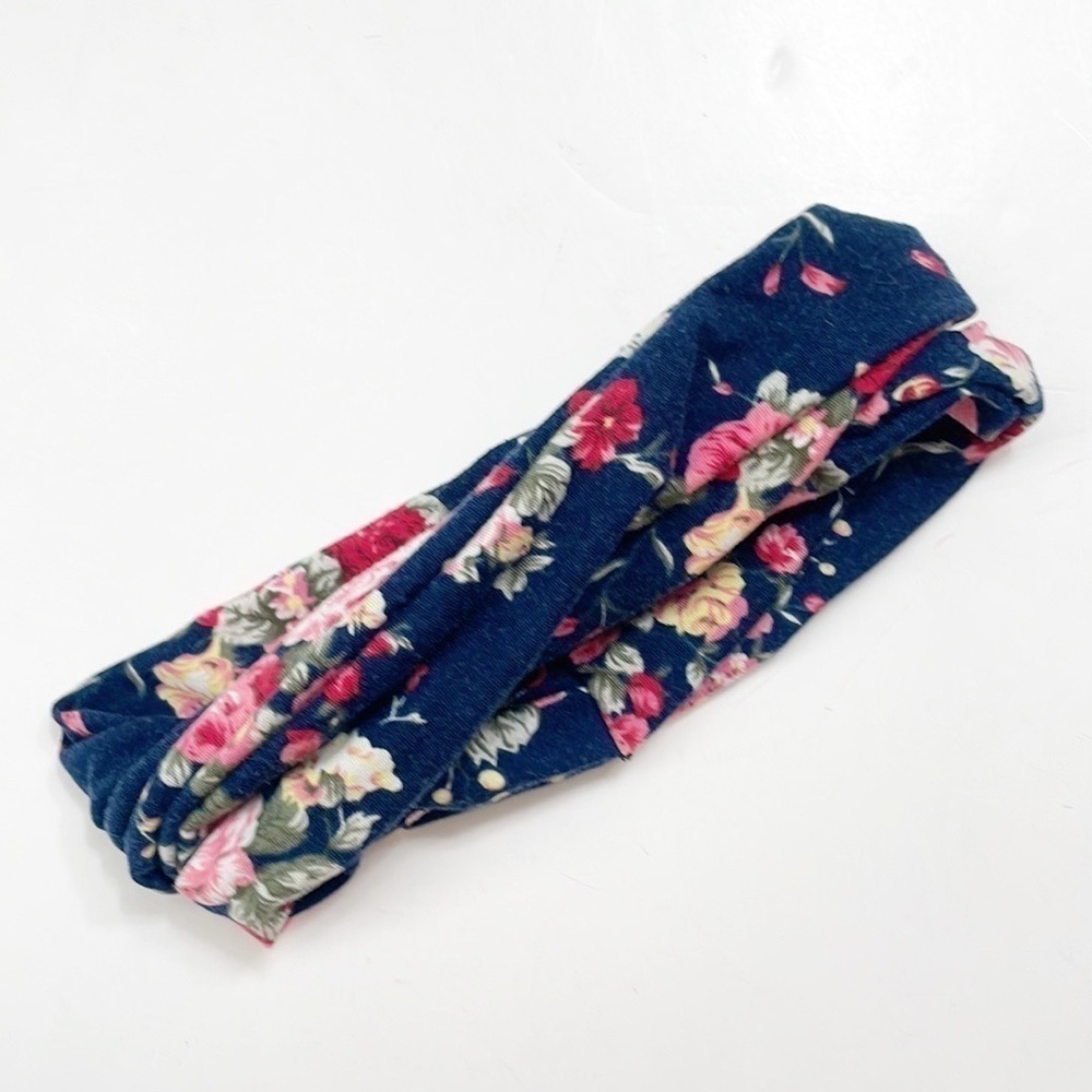 Floral knotted headband
